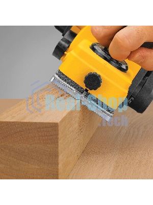 Рубанок электрический DeWalt D26676-IN 550 Вт. 82 мм. D26676