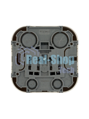 Розетка с заземлением с защитными шторками Legrand 782250 (Слоновая кость)