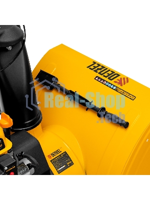 Бензиновая снегоуборочная машина Denzel SBM 610S PRO, 212cc, эл.старт, фара, обогрев