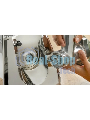 Мясорубка электрическая Bosch MFW67440 черный, 2000 Вт, 3.5 кг/мин, реверс, защита от перегрузки, насадки - 4