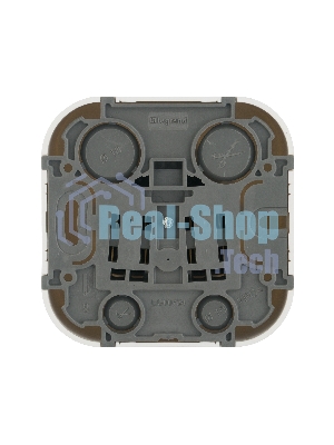 Розетка с заземлением с защитными шторками (Белая) Legrand 782220
