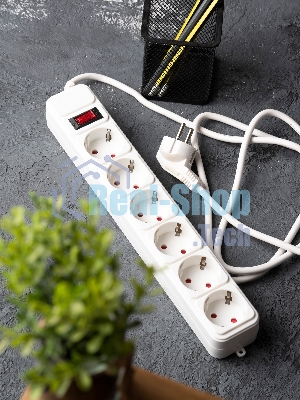 Сетевой фильтр EKF UFP10-375-6-03 6x3 м 10А/2,2 кВт с выкл. c/з ПВС 3х0,75 Блокбастер EKF PROxima