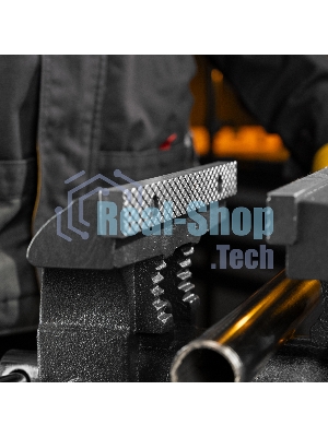Тиски слесарные Denzel BVH-200, 200 мм, поворотные, стальная направляющая, с наковальней