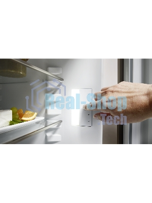 Встраиваемый холодильник Liebherr Pure, высота 82-88 см, door-on-door, с морозильным отделением, сенсорная электроника внутри камеры.